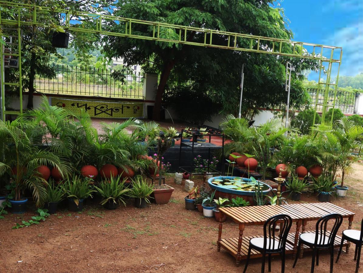 Panchobon Art Resort Шантиникетан Экстерьер фото